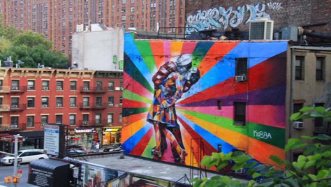 GRAFITI EN EL CENTRO DE NUEVA YORK, “EL HOMBRE QUE BESÓ A LA ENFERMERA” (2014)