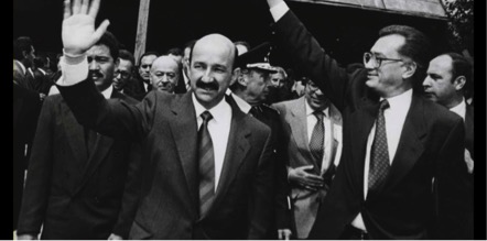 CARLOS SALINAS DE GORTARI Y MANUEL BARLETT TRAS LAS ELECCIONES DE 1988